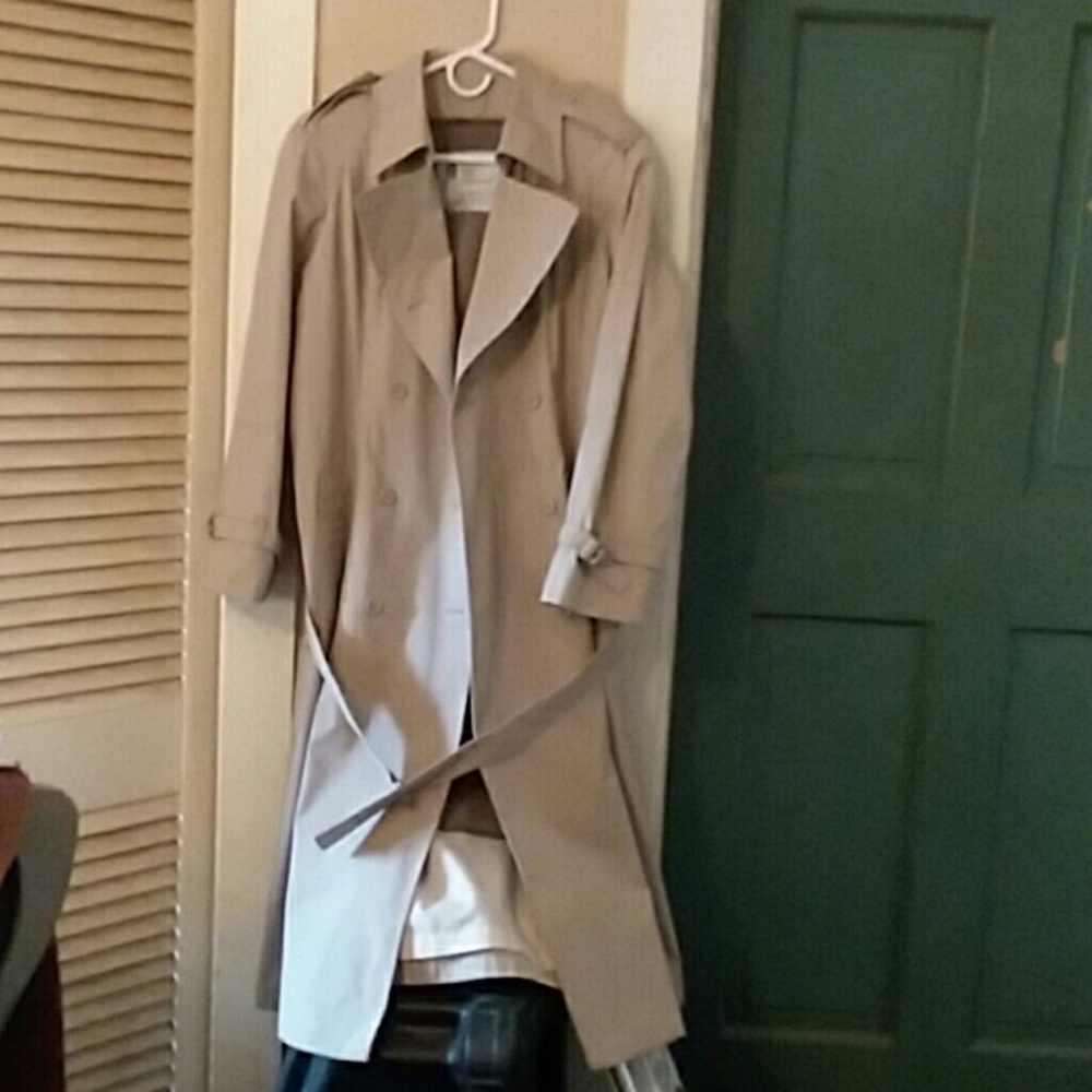 Womens LONDON FOG RAIN/TRENCH COAT!!